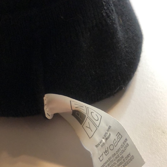 PNYC  NWOT ribbed Beanie with Removable Pom PNYC - Picture 8 of 8